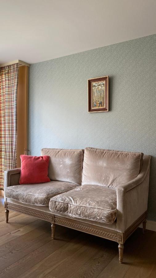 An Apartment In A Modern Swiss Chalet Iseltwald Kültér fotó